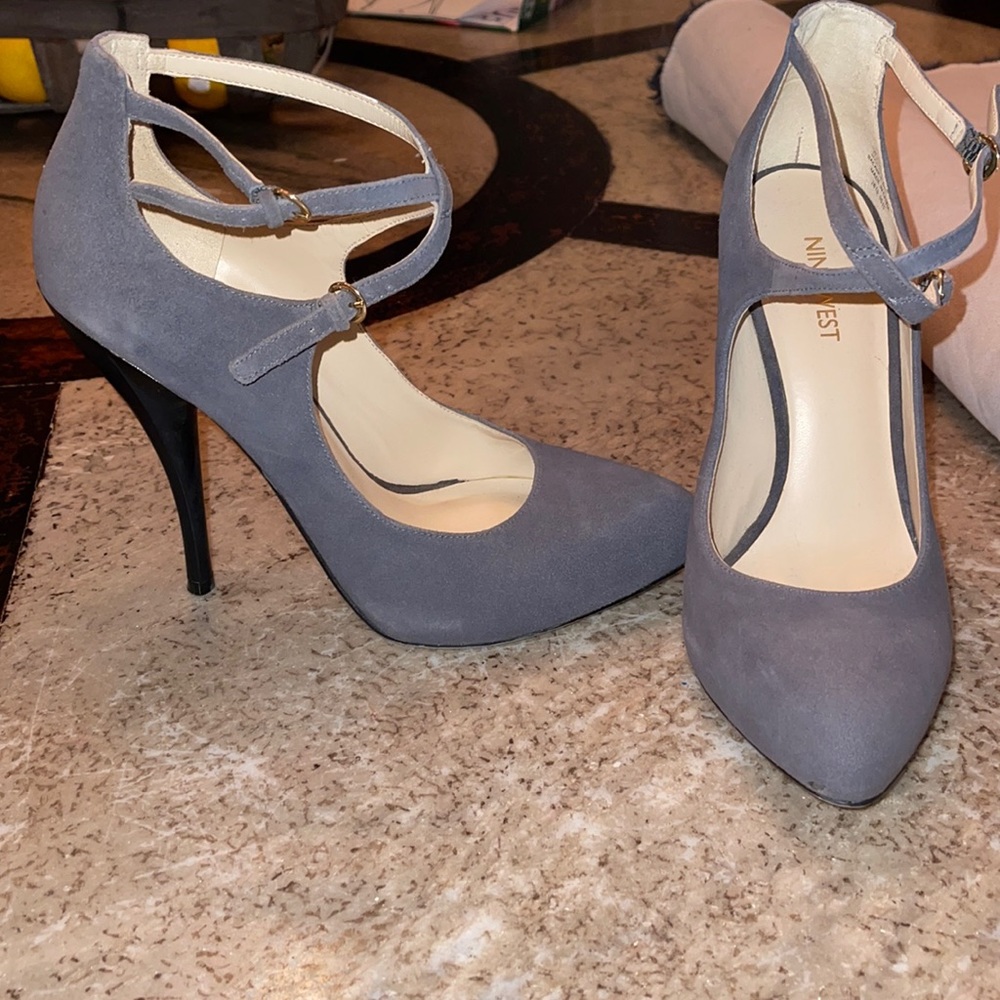 Nine West Heels size 8.5 Grey Suede